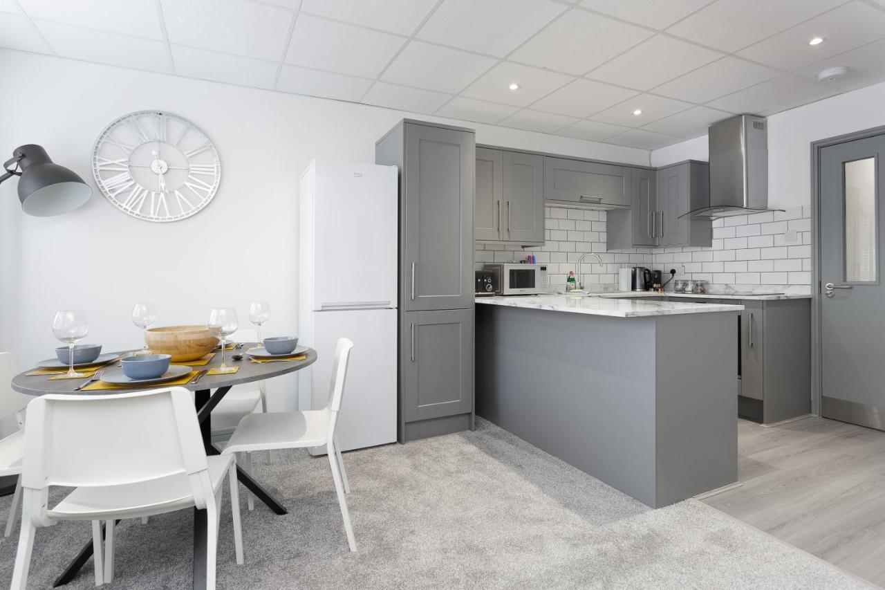 Sovereign Gate - 2 Double Bedroom Apartment In Portsmouth City Centre エクステリア 写真