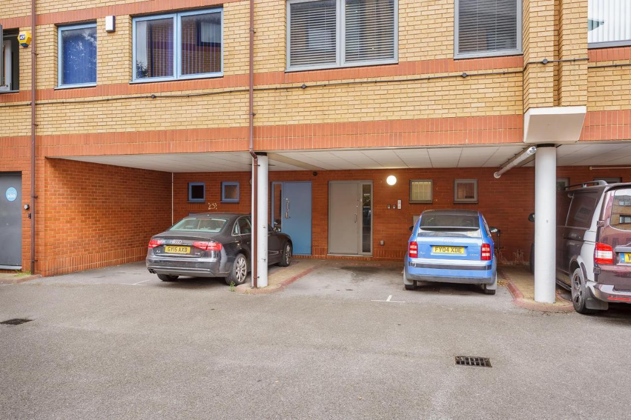 Sovereign Gate - 2 Double Bedroom Apartment In Portsmouth City Centre エクステリア 写真